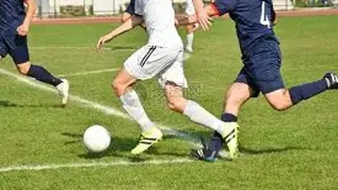 [荷甲快讯]阿贾克斯主场大胜，领跑积分榜首位